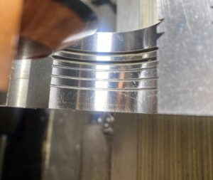 金型のリブ加工（形彫放電加工）