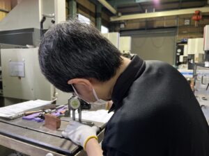 ダイヤルゲージによる寸法検査