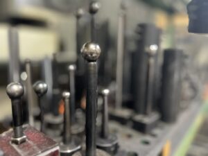 精密ピンの放電加工仕上げ